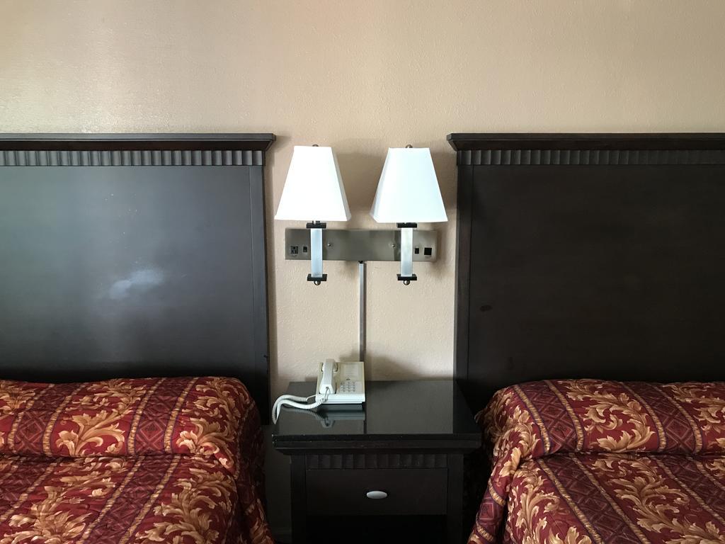 Townhouse Motel ウィード エクステリア 写真