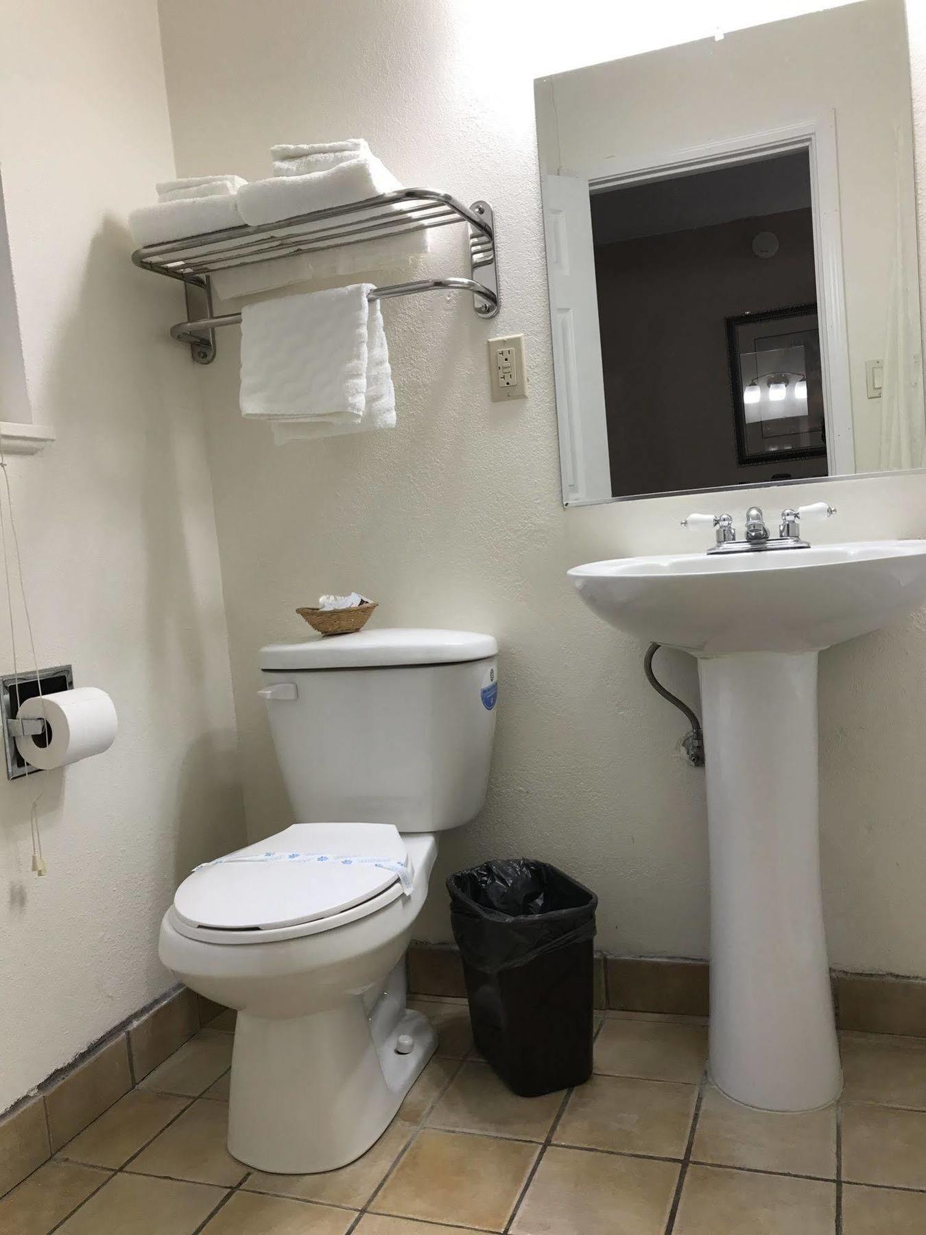 Townhouse Motel ウィード エクステリア 写真