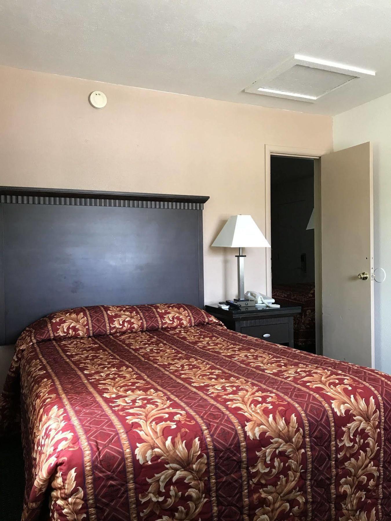 Townhouse Motel ウィード エクステリア 写真